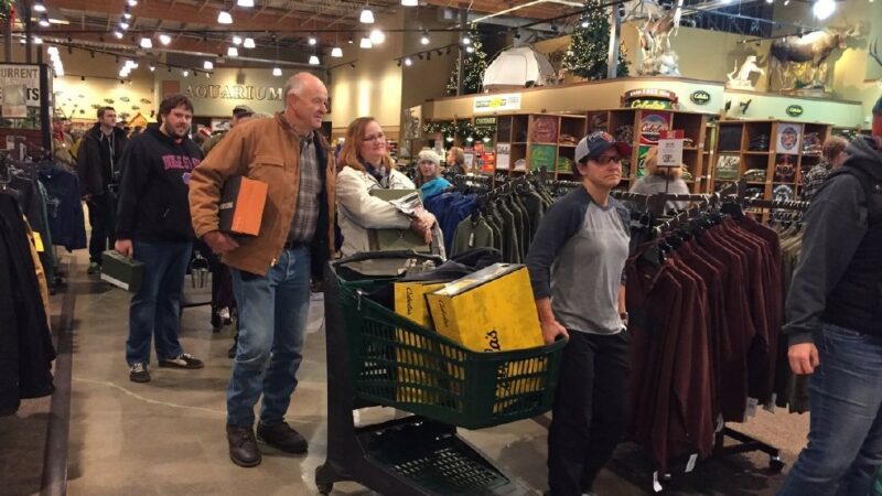 Is there a Black Friday bargain at Cabelas?