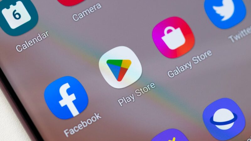 How to update Android applications and the Play Store